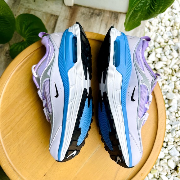 💜🤍Nike Air Max Bliss🤍💜New 💜Size 8.5 but run small like size 8 - Picture 10 of 15
